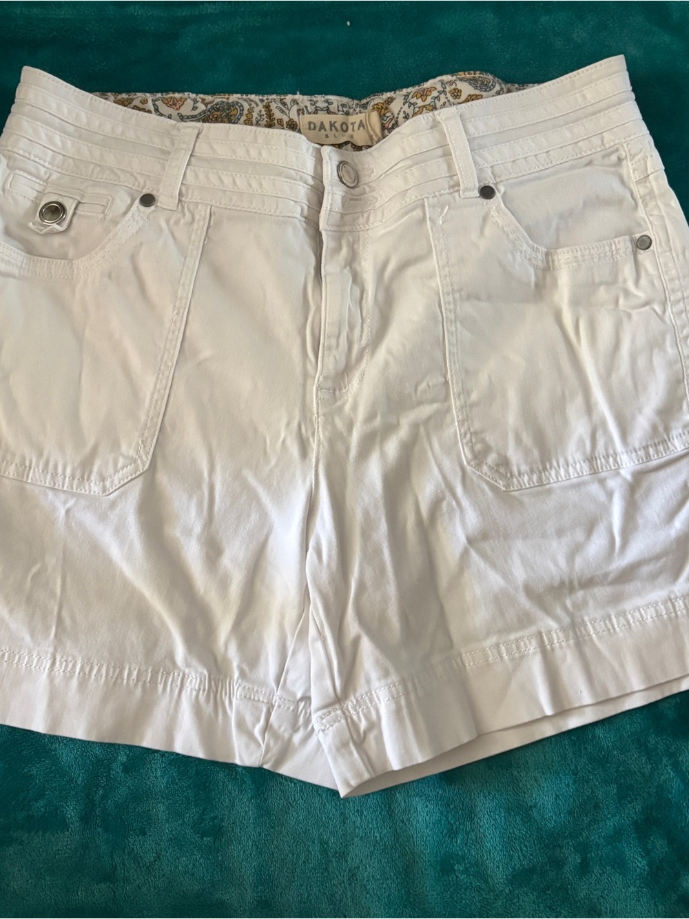 Dakota White Cotton Bermuda Shorts for Women